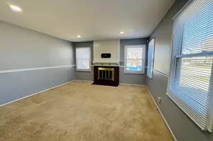 923 Daniels Ct, Schaumburg, IL 60194 - Photo 2