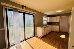 923 Daniels Ct, Schaumburg, IL 60194 - Photo 6