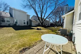 923 Daniels Ct, Schaumburg, IL 60194 - Photo 22