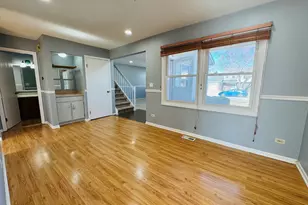 923 Daniels Ct, Schaumburg, IL 60194 - Photo 4