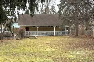 902 Highland Ave, Wauconda, IL 60084 - Photo 1