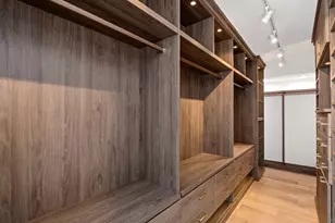 200 E Delaware Pl, Chicago, IL 60611 - Photo 32