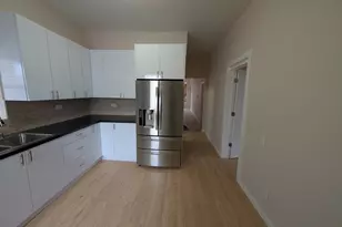 654 E 92nd Pl, Chicago, IL 60619 - Photo 4