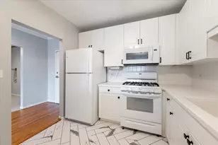 1700 Riverwoods Dr, Melrose Park, IL 60160 - Photo 8