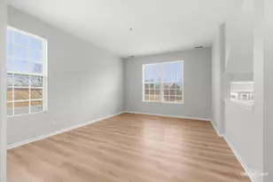 2271 Beresford Dr, Yorkville, IL 60560 - Photo 2