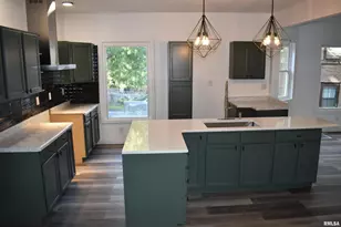 926 43rd St, Rock Island, IL 61201 - Photo 10