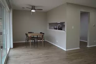 255 E Court of Shorewood, Vernon Hills, IL 60061 - Photo 4