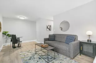 541 W Oakdale Ave, Chicago, IL 60657 - Photo 4