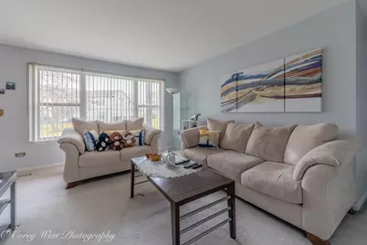 356 Woodview Circle #A, Elgin, IL 60120 - Photo 6