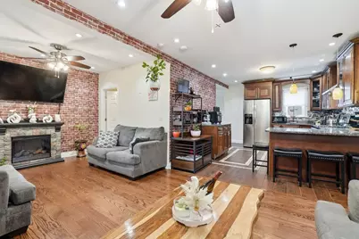 1942 W Fargo Avenue, Chicago, IL 60645 - Photo 4