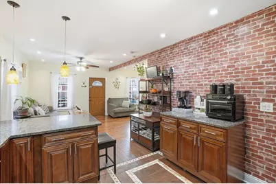 1942 W Fargo Avenue, Chicago, IL 60645 - Photo 10