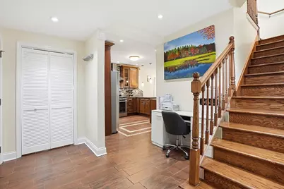 1942 W Fargo Avenue, Chicago, IL 60645 - Photo 12