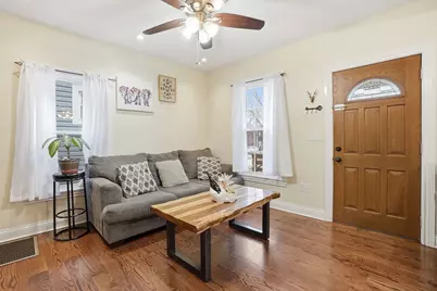 1942 W Fargo Avenue, Chicago, IL 60645 - Photo 8