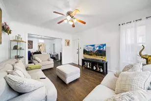 3748 N Troy St, Chicago, IL 60618 - Photo 4