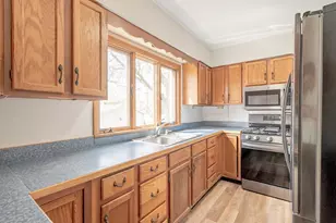 18032 Wildwood Ave, Lansing, IL 60438 - Photo 4