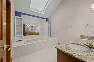 979 Millview Dr, Batavia, IL 60510 - Photo 22