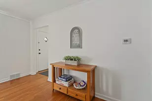 9520 Major Ave, Oak Lawn, IL 60453 - Photo 4