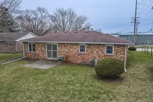 155 E Baker St, Manteno, IL 60950 - Photo 28