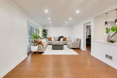 8512 W Crain Street, Niles, IL 60714 - Photo 6