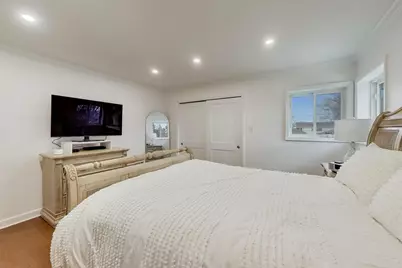 8512 W Crain Street, Niles, IL 60714 - Photo 14