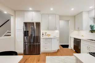 8512 W Crain St, Niles, IL 60714 - Photo 12