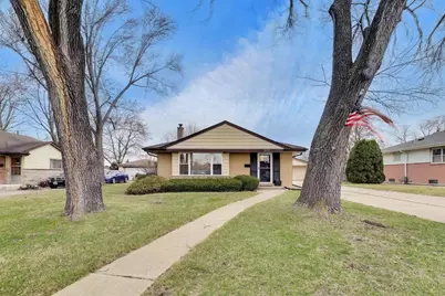8512 W Crain Street, Niles, IL 60714 - Photo 2