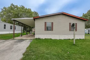 77 Berry Ln, Bourbonnais, IL 60914 - Photo 4