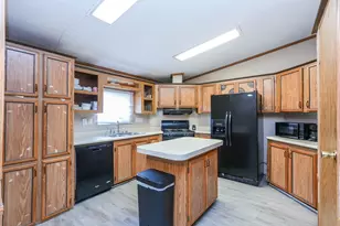 77 Berry Ln, Bourbonnais, IL 60914 - Photo 6