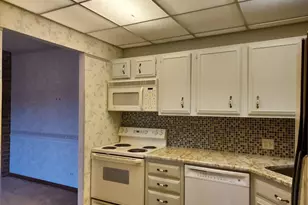 1421 Woodbridge Rd, Joliet, IL 60436 - Photo 4