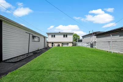 10125 S Komensky Avenue, Oak Lawn, IL 60453 - Photo 28