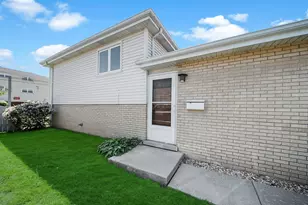 10125 S Komensky Ave, Oak Lawn, IL 60453 - Photo 20