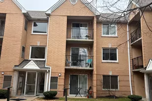 8700 W Evelyn Ln, Chicago, IL 60656 - Photo 1