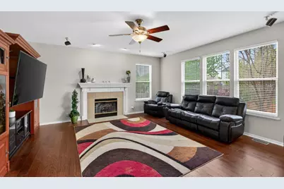 2546 W Autumn Drive, Round Lake, IL 60073 - Photo 10