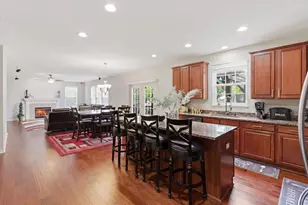 2546 W Autumn Dr, Round Lake, IL 60073 - Photo 14