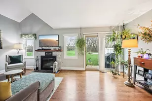 149 S Stonington Dr, Palatine, IL 60074 - Photo 4
