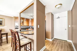 5455 N Sheridan Rd, Chicago, IL 60640 - Photo 4