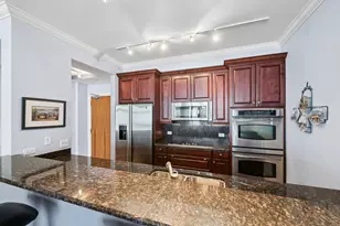 1235 S Prairie Ave, Chicago, IL 60605 - Photo 2