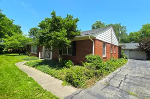4 Lilac Ln, Centralia, IL 62801 - Photo 2