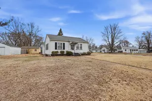 955 23rd Ave, Rock Island, IL 61201 - Photo 2