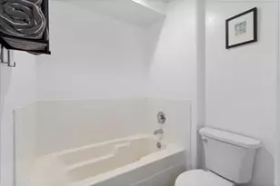 420 W Ontario St, Chicago, IL 60654 - Photo 14