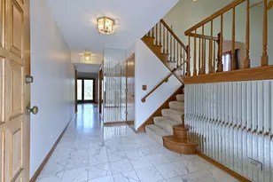 632 Berkshire Ln, Des Plaines, IL 60016 - Photo 2