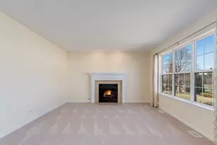 1800 Diamond Creek Ln, Aurora, IL 60503 - Photo 6