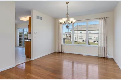 1800 Diamond Creek Lane, Aurora, IL 60503 - Photo 4