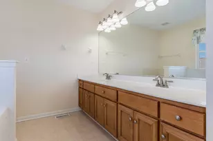 1800 Diamond Creek Ln, Aurora, IL 60503 - Photo 16