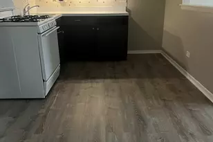 8640 S 82nd Ct, Hickory Hills, IL 60457 - Photo 4