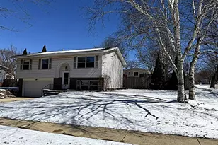 620 S 9th Ave, Saint Charles, IL 60174 - Photo 1