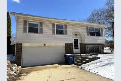 620 S 9th Avenue, Saint Charles, IL 60174 - Photo 2