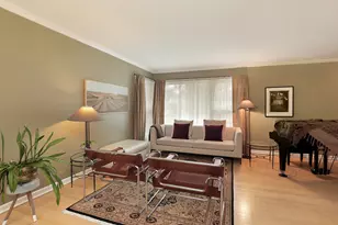 1033 Kenton Rd, Deerfield, IL 60015 - Photo 4