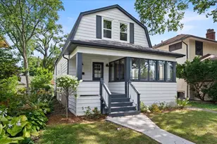 830 N Grove Ave, Oak Park, IL 60302 - Photo 2