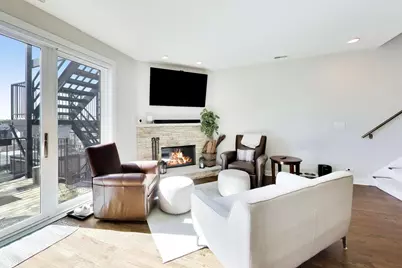 2241 W Roscoe Street #3, Chicago, IL 60618 - Photo 4